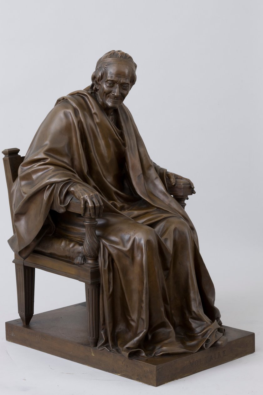 Istuva Voltaire (François-Marie Arouet 1694-1778) tekijältä Jean-Antoine Houdon