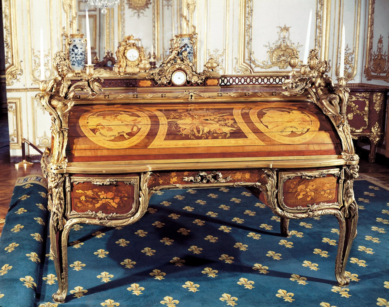 Louis XV -tyyli: Kuninkaan toimisto (kuva) tekijältä Jean Henri Riesener