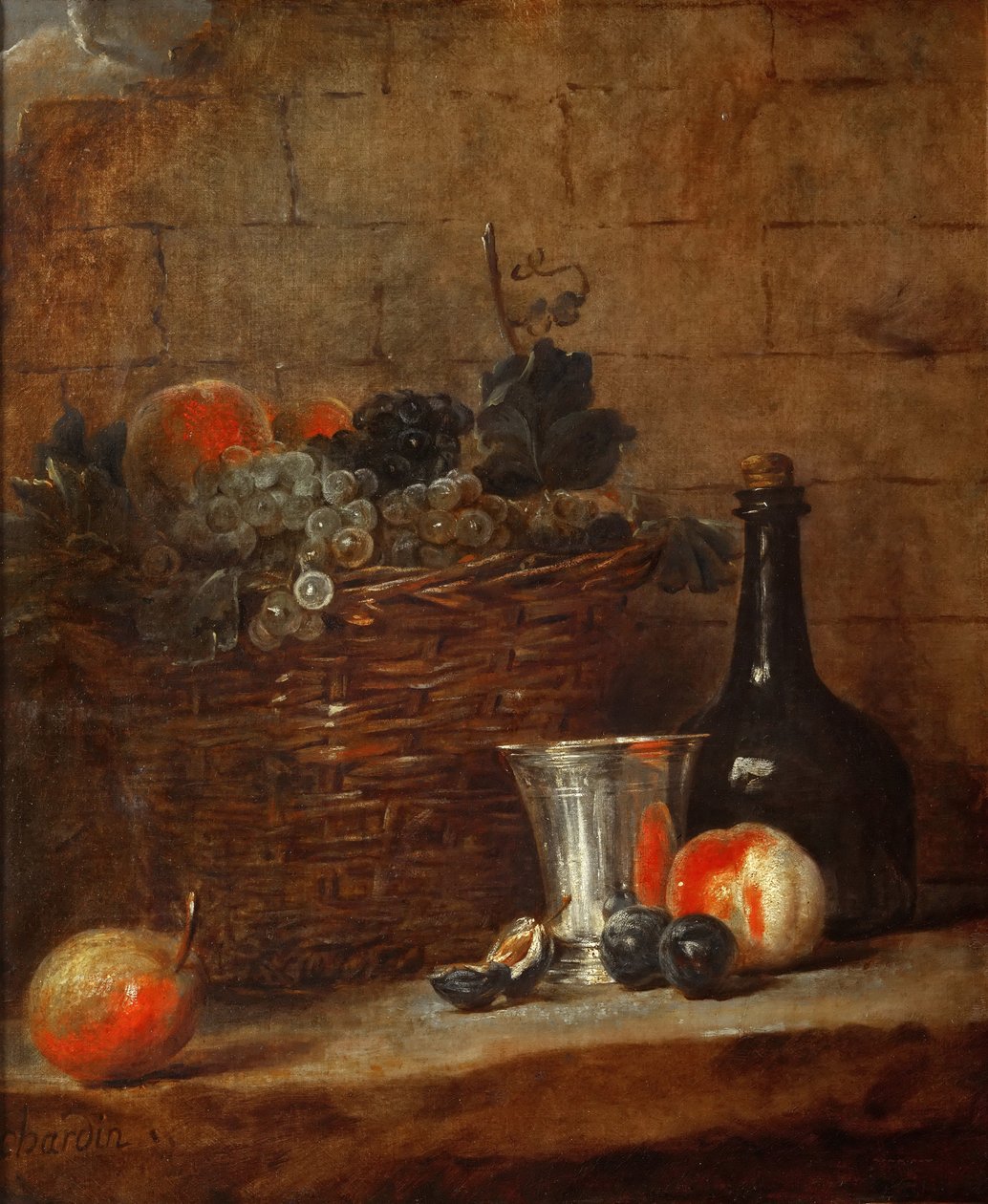 Hedelmäkori viinirypäleillä, hopeakuppi ja pullo, persikat, luumut ja päärynä tekijältä Jean Baptiste Simeon Chardin