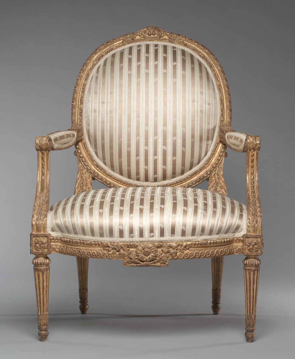 Nojatuoli (Fauteuil), n. 1765 (veistetty ja kullattu puu) tekijältä Jean Baptiste Tilliard