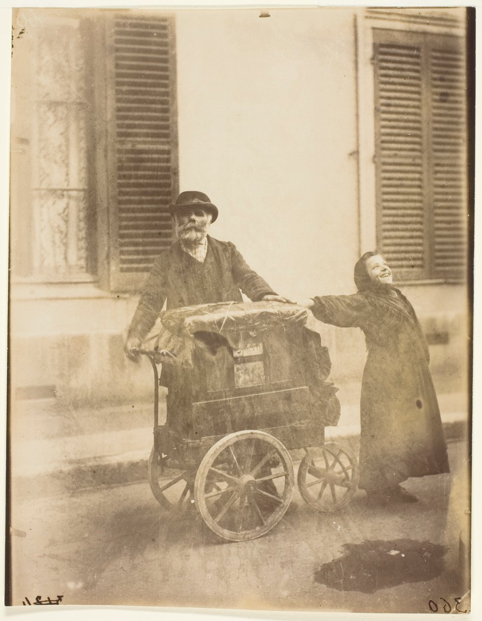 Urkusoitin tekijältä Jean Eugène Auguste Atget