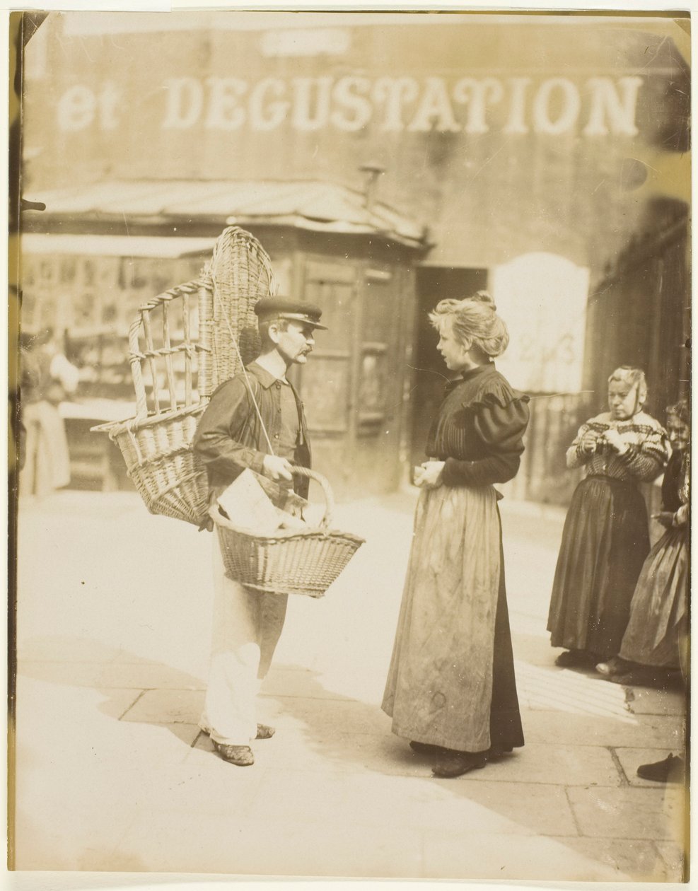 Korin myyjä tekijältä Jean Eugène Auguste Atget