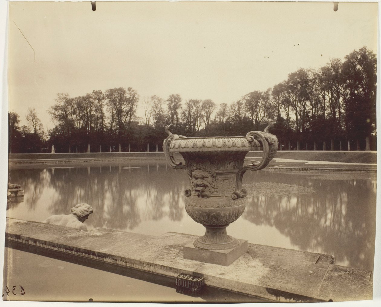 Versailles, Bassin de Neptunus tekijältä Jean Eugène Auguste Atget