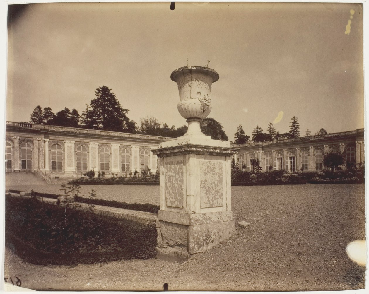  tekijältä Jean Eugène Auguste Atget