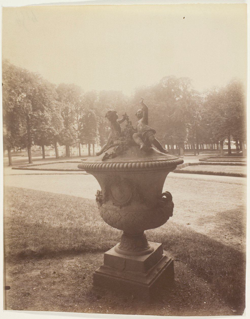  tekijältä Jean Eugène Auguste Atget