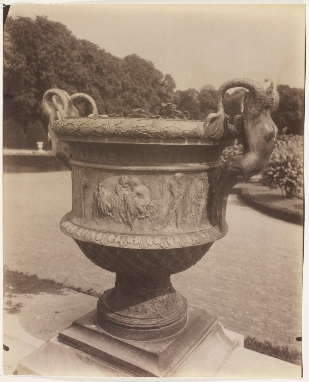  tekijältä Jean Eugène Auguste Atget