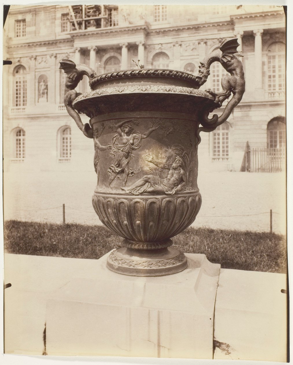 Versailles, Ballinin maljakko tekijältä Jean Eugène Auguste Atget