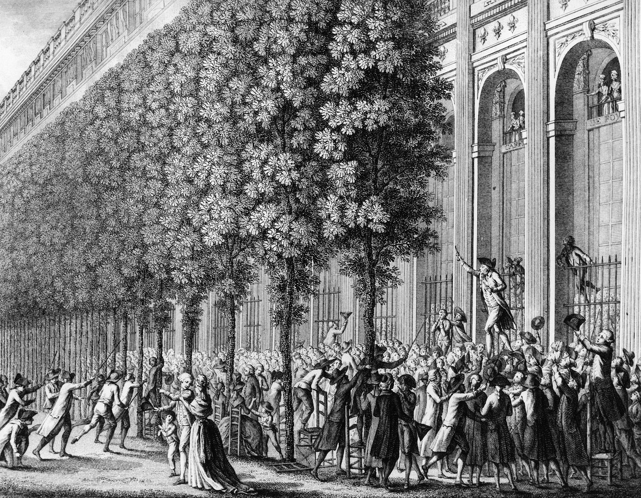 Ranskan vallankumous: Camille Desmoulinsin (1760-1794) kuninkaallisessa palatsissa 12. heinäkuuta 1789 tekemä esitys. Berthautin kaiverrus Priorin jälkeen. Pariisi, Vallankumouksen historian instituutin kirjasto tekijältä Jean Louis II (after) Prieur