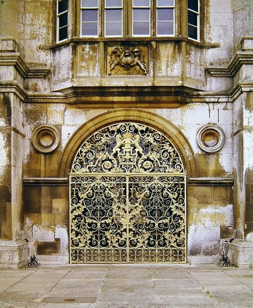 Portit Burghley Housesta, 1710 tekijältä Jean Tijou