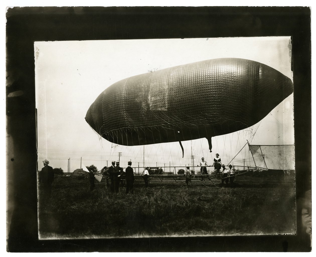 Ilmalaiva "California Arrow" tekijältä Jessie Tarbox Beals