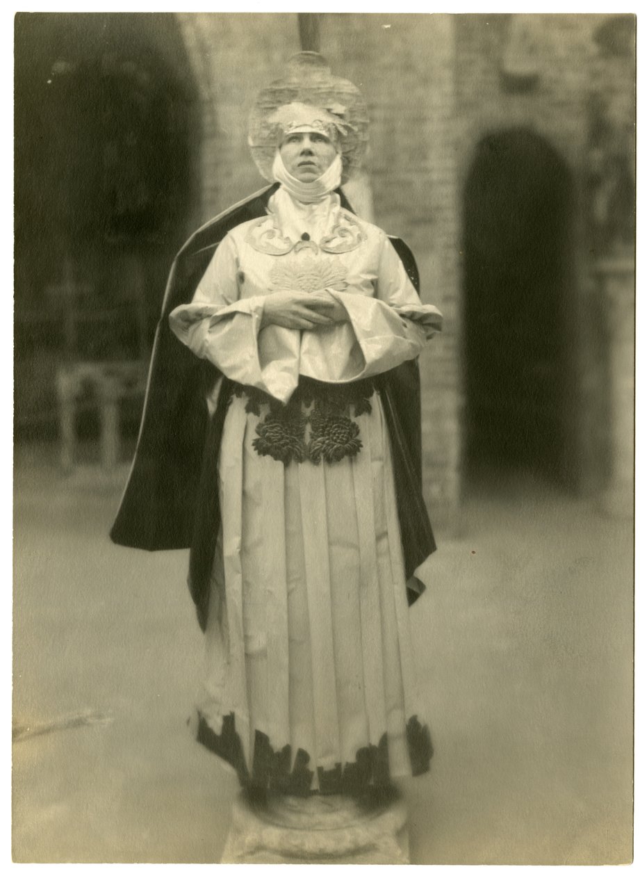 Alice McKay Kelley, n. 1905-40 (gelatiinihopea valokuva) tekijältä Jessie Tarbox Beals