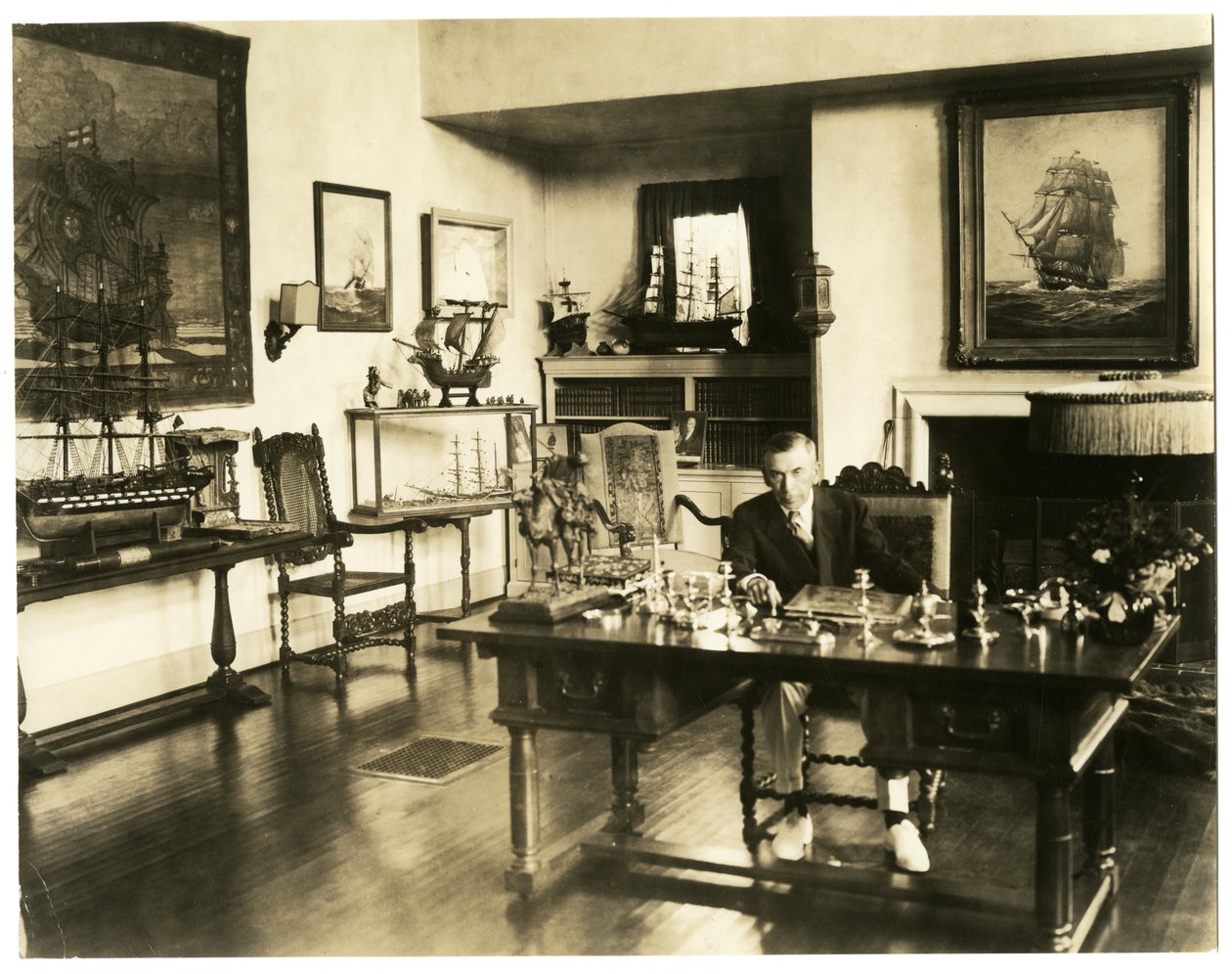 Booth Tarkington, n. 1920-28 (gelatiinihopea valokuva) tekijältä Jessie Tarbox Beals