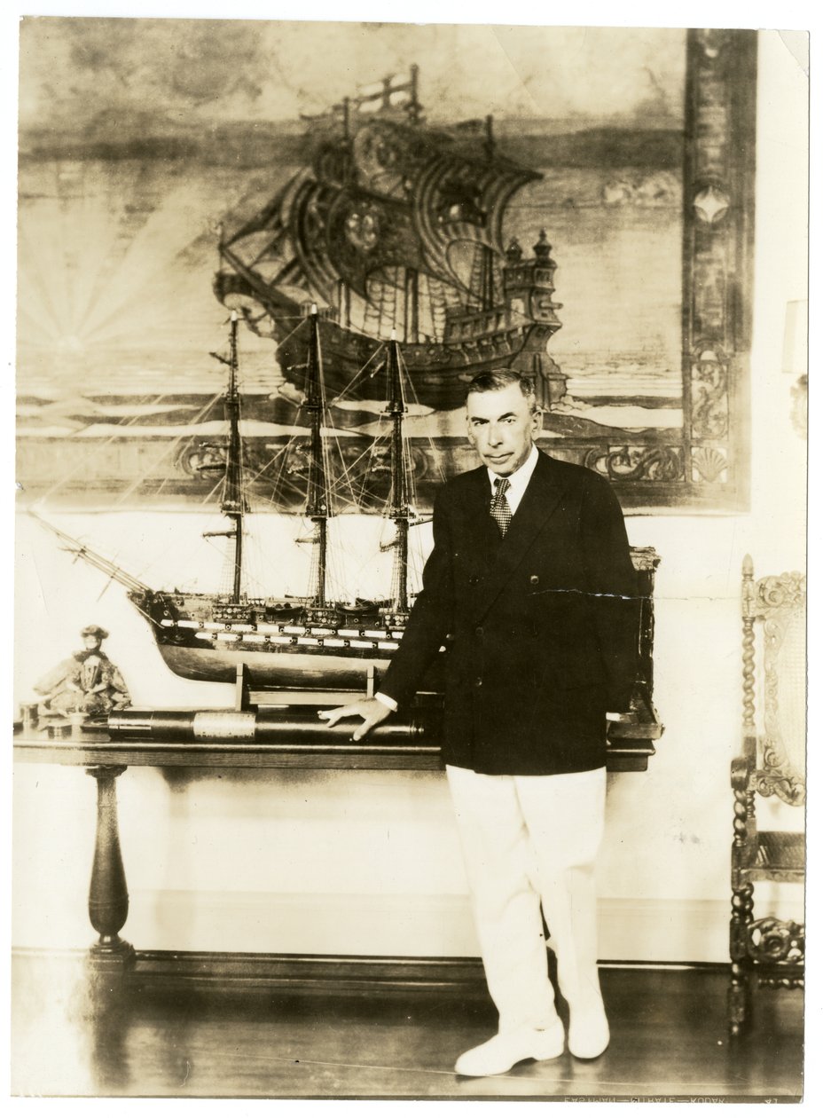 Booth Tarkington, n. 1920-28 (gelatiinihopea valokuva) tekijältä Jessie Tarbox Beals