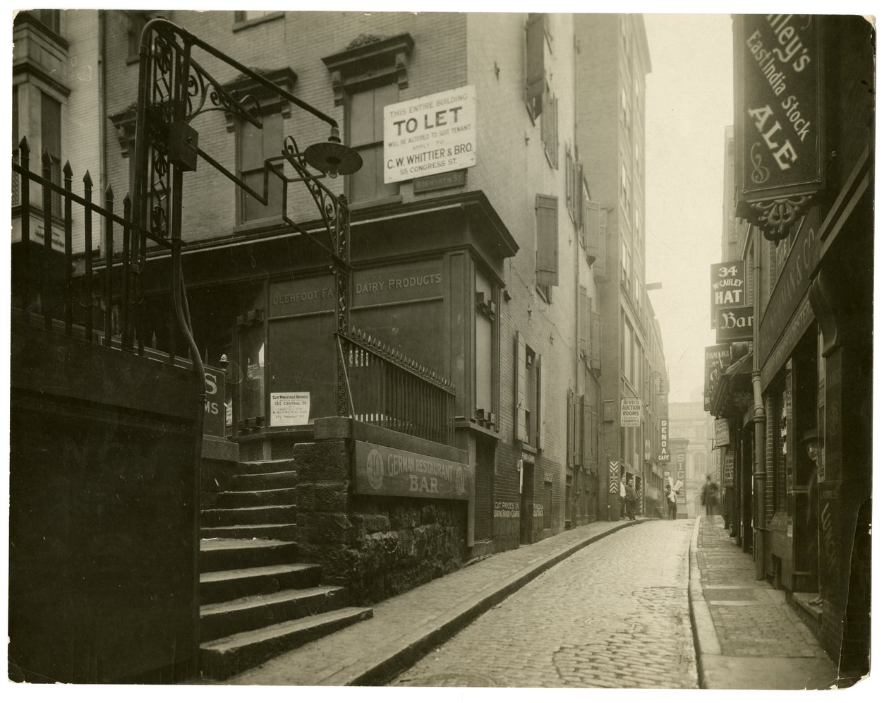 Boston, USA, n. 1902-1910 (gelatiinihopea valokuva) tekijältä Jessie Tarbox Beals