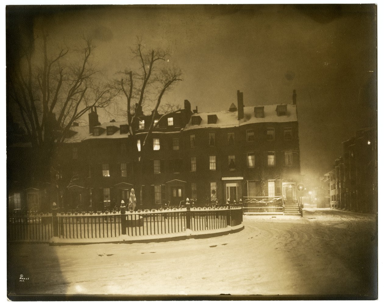 Bostonin katukuva, Boston, USA, n. 1902–1910 (gelatiinihopeakuva) tekijältä Jessie Tarbox Beals