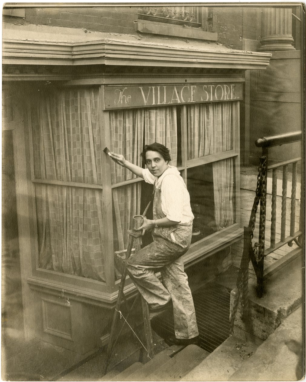 Charlotte Powell, Village Painter, n. 1905-1916 (gelatiinihopea valokuva) tekijältä Jessie Tarbox Beals