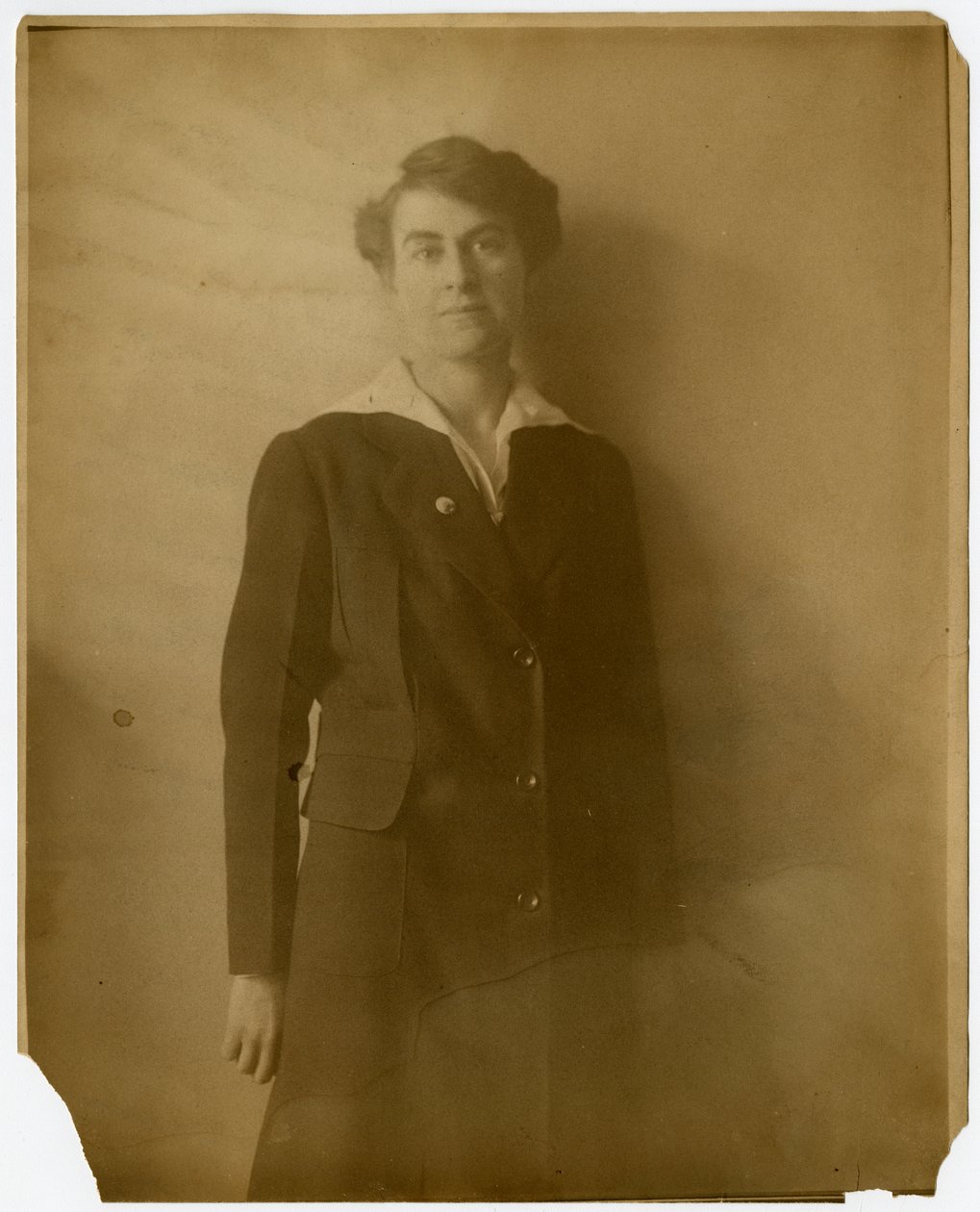 Frances Maule, n. 1905-1940 (gelatiinihopea valokuva) tekijältä Jessie Tarbox Beals