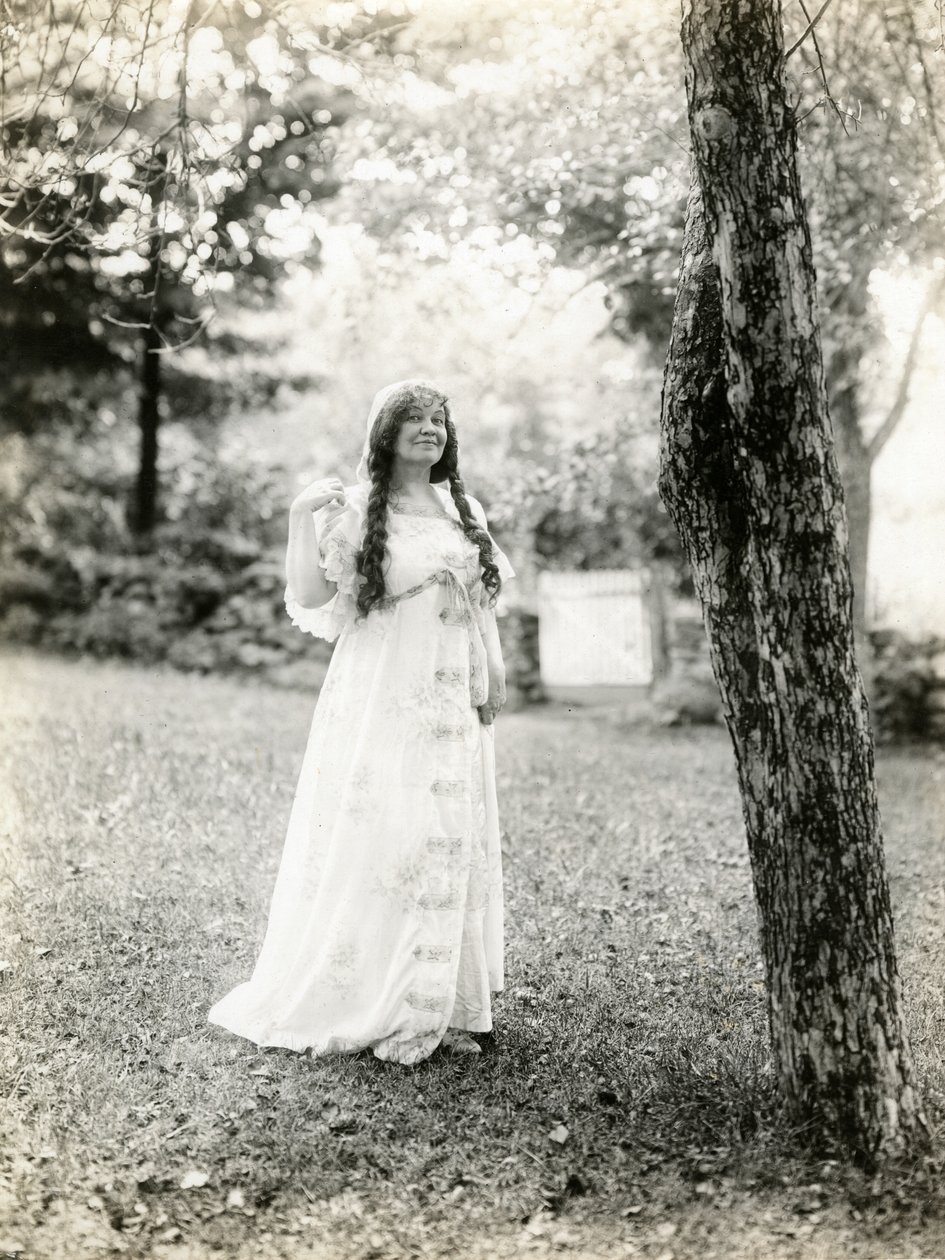 Grace Duffy Boylan Malcolm Stuart Boylanin äiti, elokuvaohjaaja Hollywood, n. 1905-1917 (gelatiinihopeakuva) tekijältä Jessie Tarbox Beals