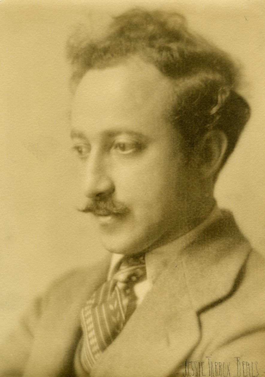 Joseph Auslander, runoilija, n. 1925-27 (gelatiinihopea valokuva) tekijältä Jessie Tarbox Beals