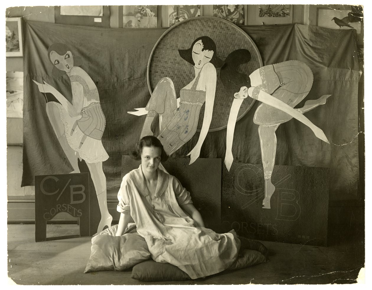 Lin kaupassaan, Greenwich Village, New York, USA, n. 1916-20 (gelatiinihopeakuva) tekijältä Jessie Tarbox Beals