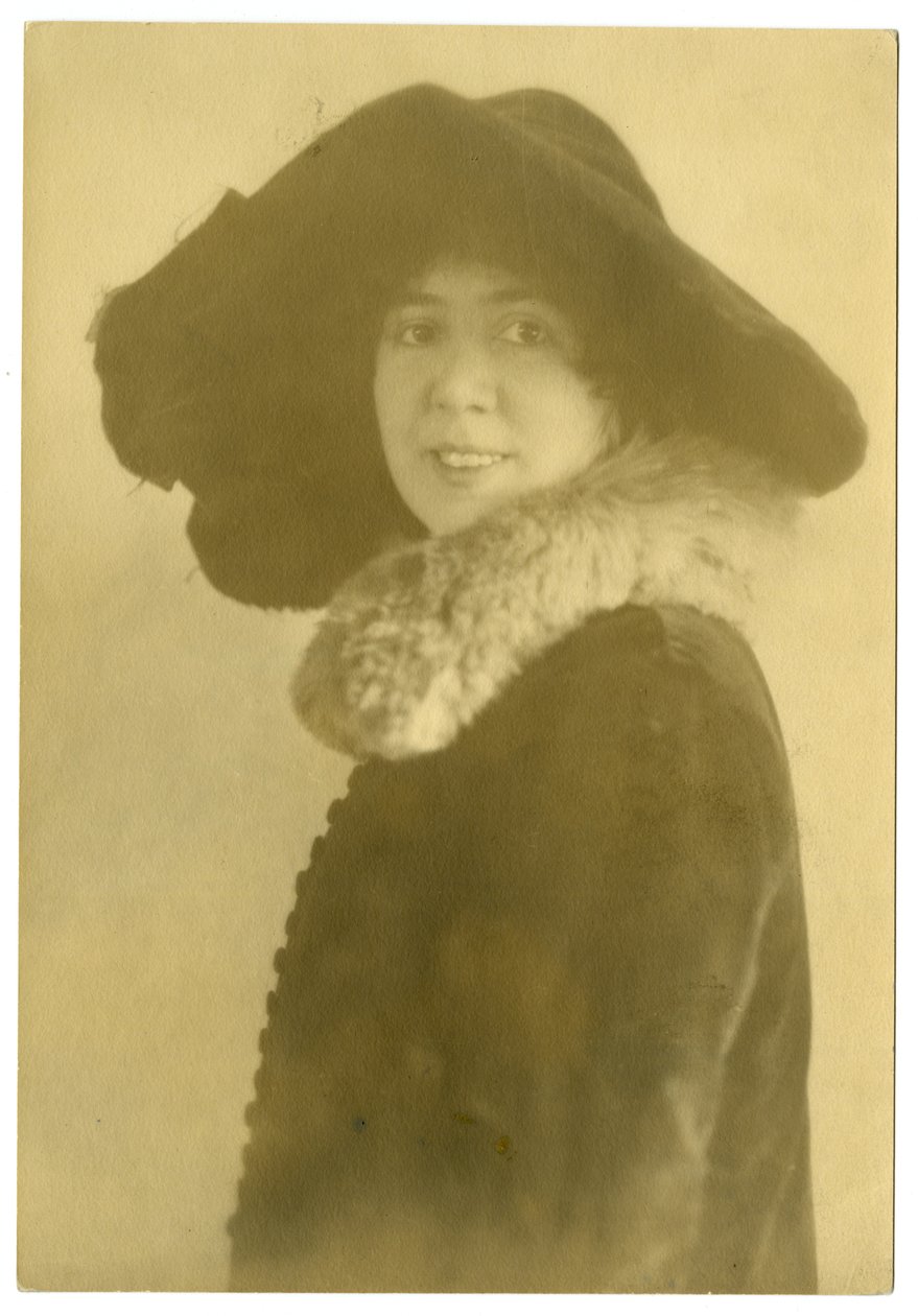 Margaret Widdemer, runoilija, noin 1915-25 (gelatiinihopeakuva). tekijältä Jessie Tarbox Beals