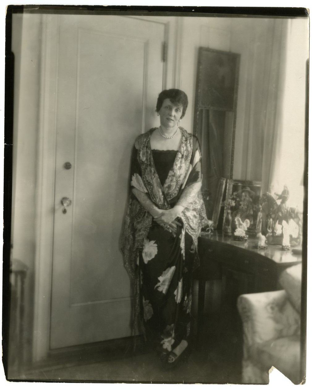 Rouva Emily Post, Etiketti, n. 1926-28 tekijältä Jessie Tarbox Beals