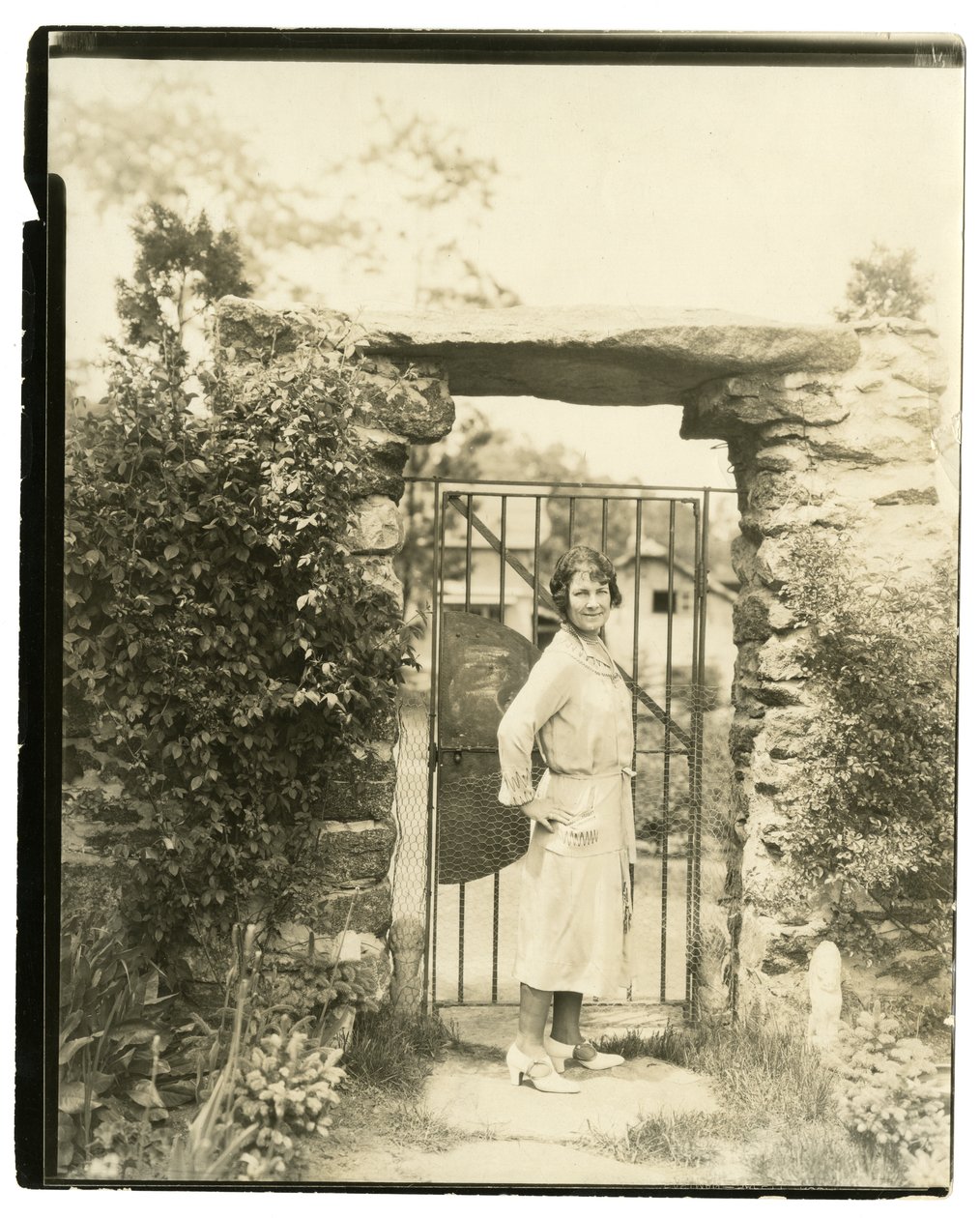 Rouva Ernest Thompson Seton Greenwich Connista, League of American Pen Womenin kansallinen presidentti, joka purjehtii 18. kesäkuuta Field Expeditionin kanssa tutkimaan Amazonin yläjuoksua. tekijältä Jessie Tarbox Beals