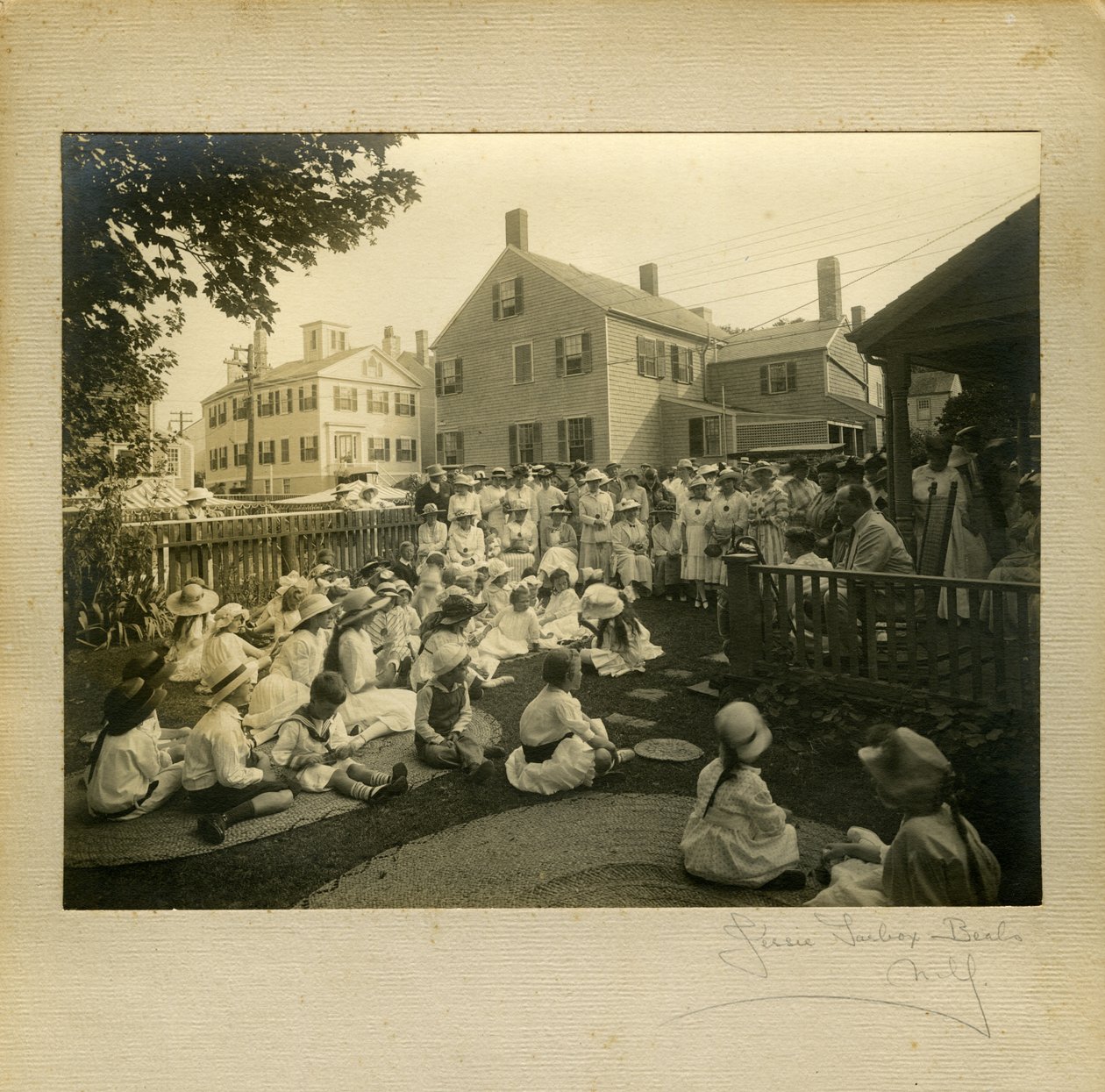 Nantucket Island, Mass, n. 1905-1915 (gelatiinihopea valokuva) tekijältä Jessie Tarbox Beals