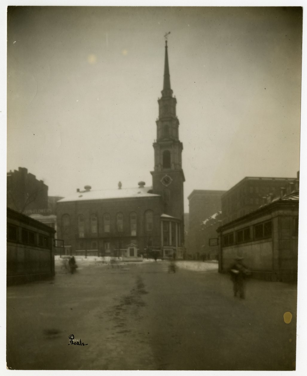 Park St Church, Boston, Mass, USA, n. 1902-1910 (gelatiinihopea valokuva) tekijältä Jessie Tarbox Beals