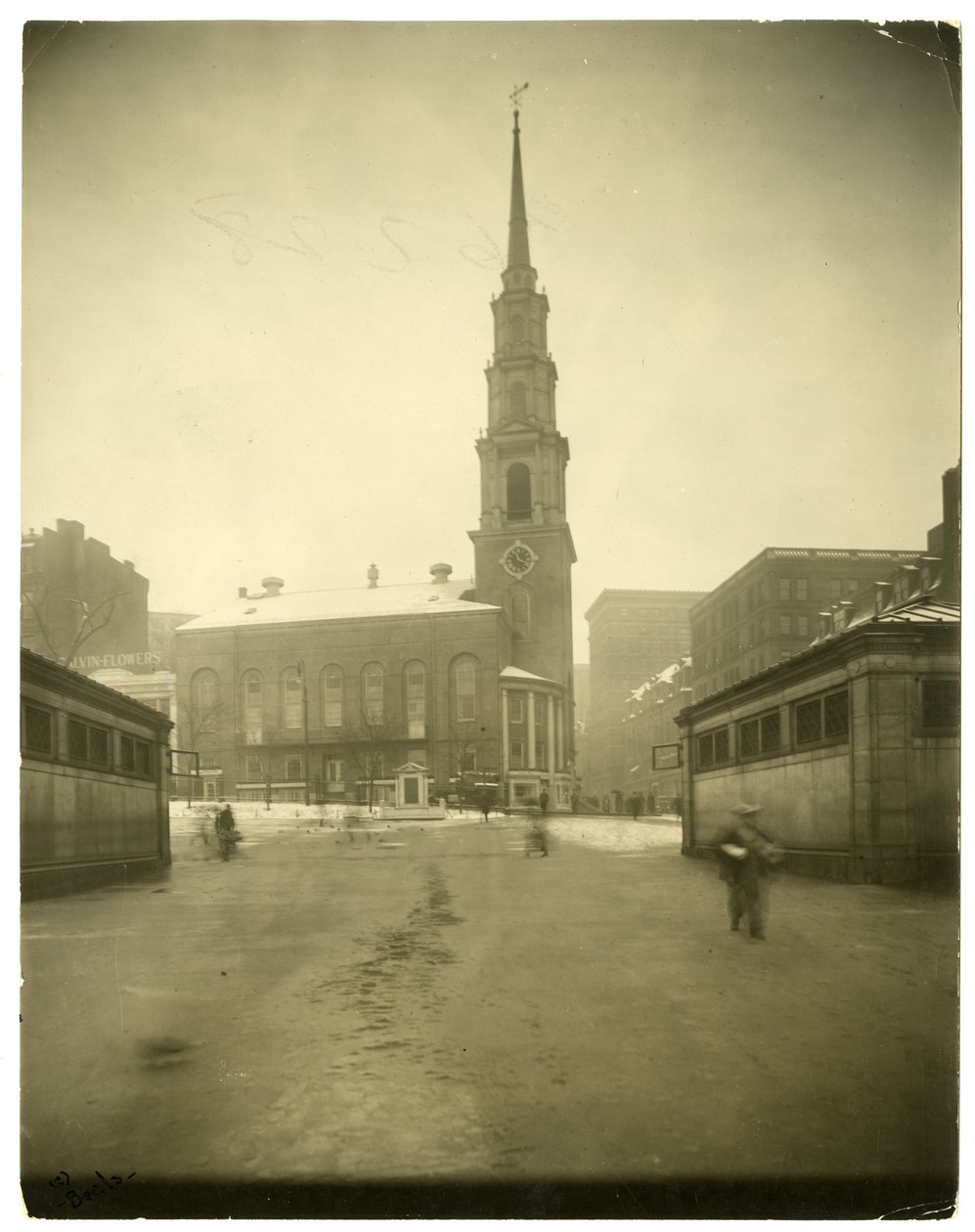 Park Street Church, Yhdysvallat, noin 1902-10 (gelatiinihopeakuva). tekijältä Jessie Tarbox Beals