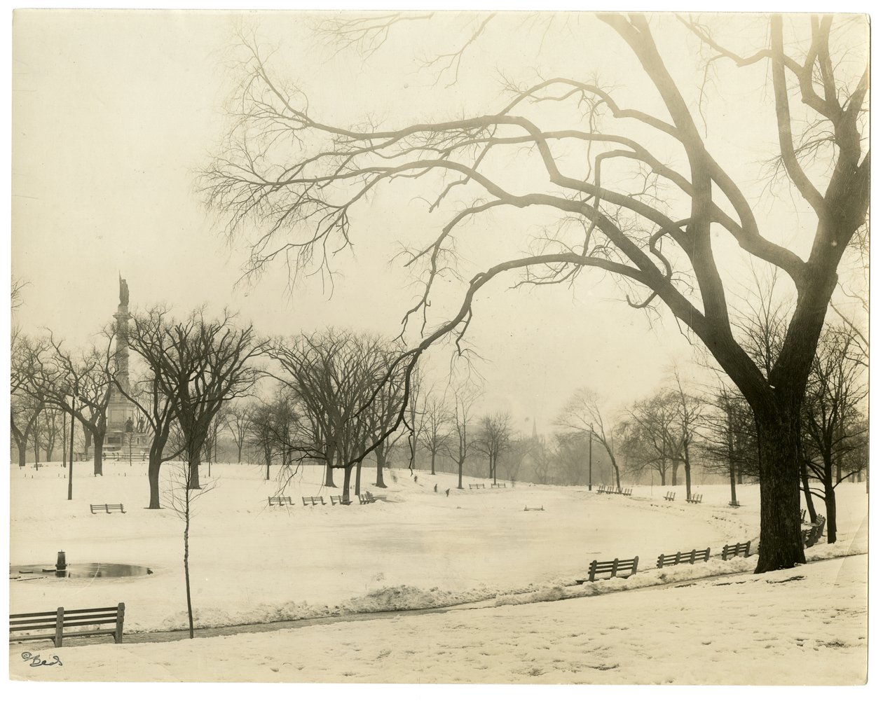The Common, Boston, Yhdysvallat, n.1902-10 (gelatiinihopeakuva) tekijältä Jessie Tarbox Beals