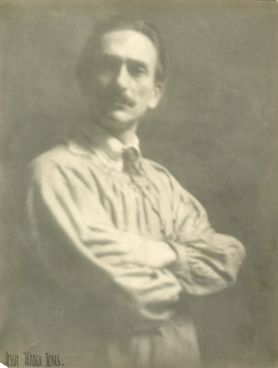 Kuvanveistäjä Frank Chamberlin ? Pasadena, entinen 292 Fifth Ave, vuokrasin hänen studionsa, n. 1918-20 tekijältä Jessie Tarbox Beals