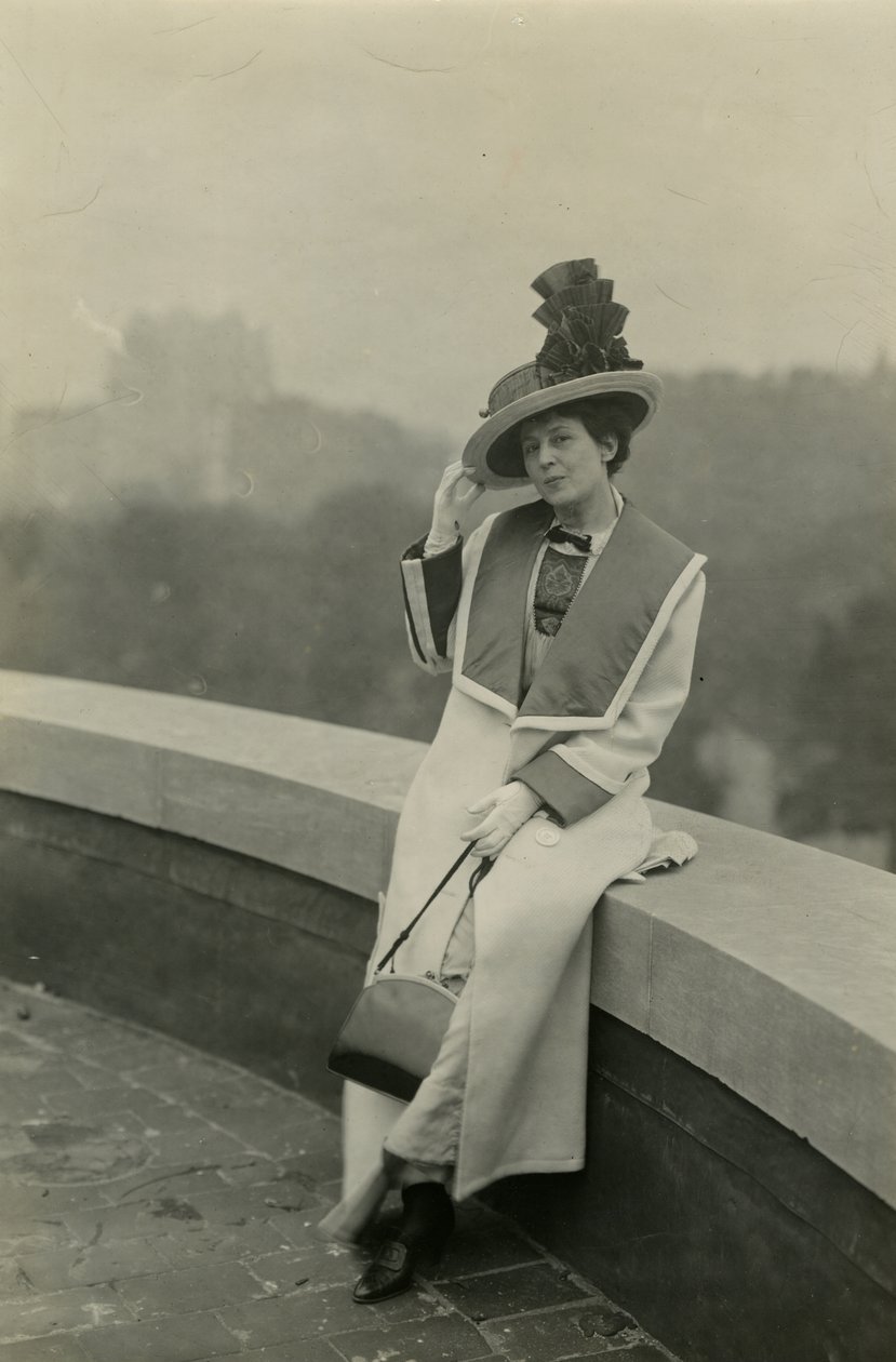 Viola Allen, n. 1920-30 (gelatiinihopea valokuva) tekijältä Jessie Tarbox Beals