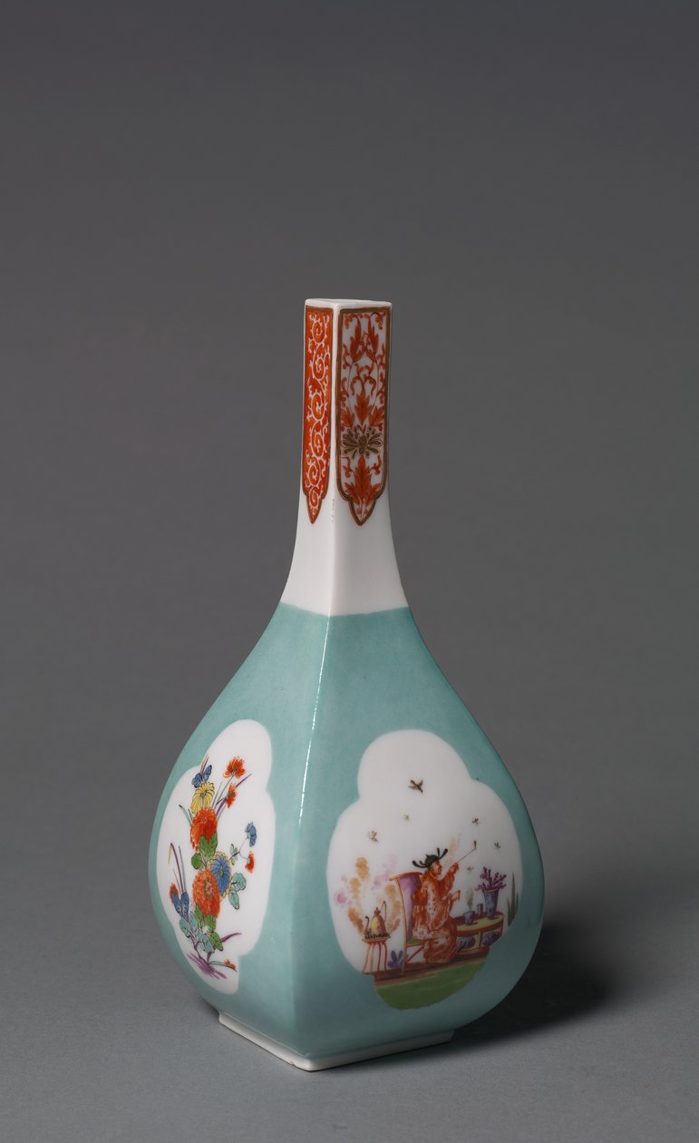 Saki Bottle, valmistaja Meissen Porcelain Factory, Saksa, n.1730 tekijältä Johann Gregor Herold