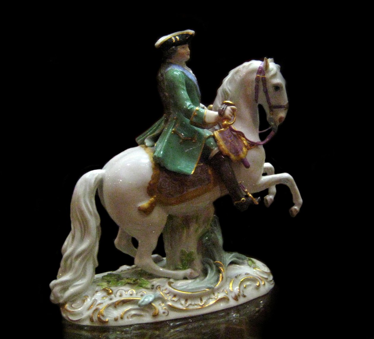 Keisarinna Katariina II:n ratsastusmuotokuva 1729-1796 Semenovskin henkivartijarykmentin univormussa, 1770 tekijältä Johann Joachim Kaendler