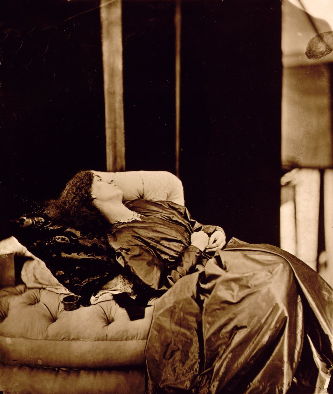 Jane Morrisin (1839-1914) muotokuva 1865 (albumiprintti) tekijältä John R. Parsons