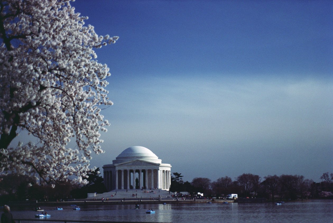 Jefferson Memorial, rakennettu 1938-43 tekijältä John Russell Pope