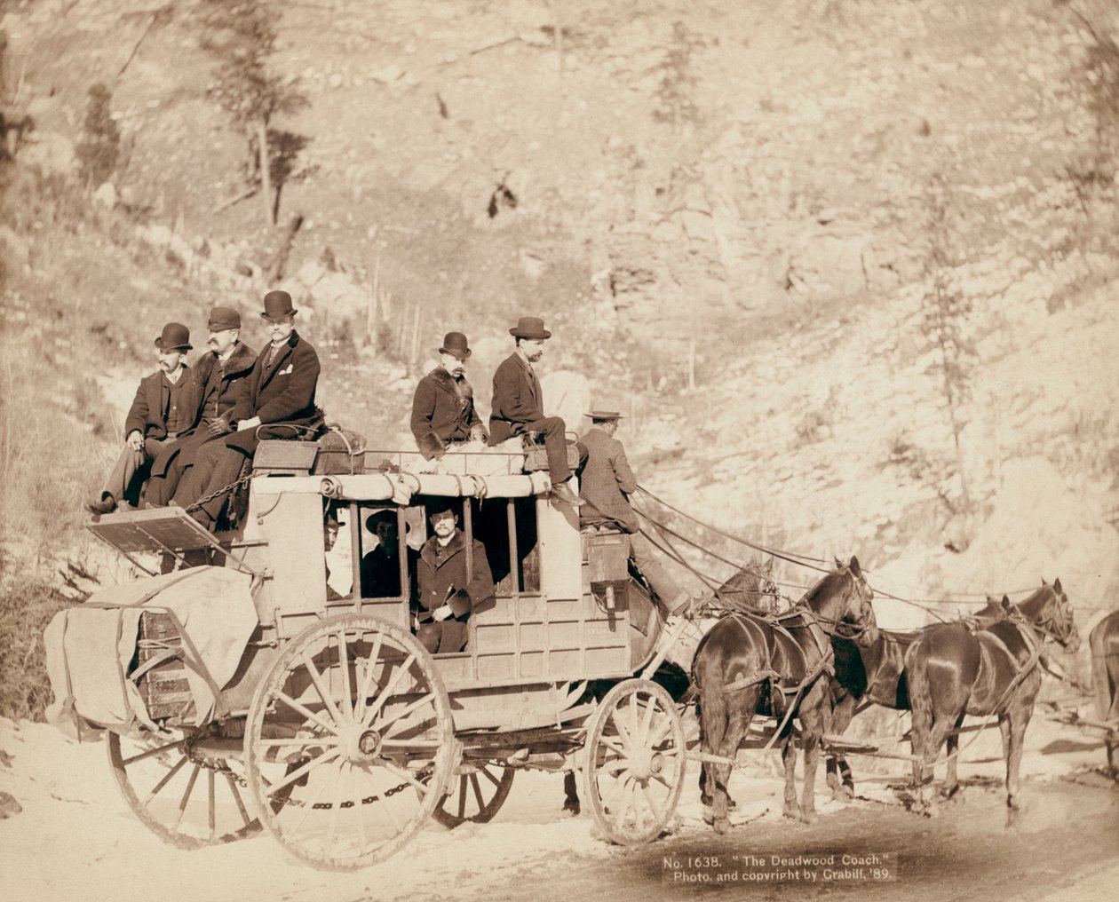 Deadwood Coach matkustaa Etelä-Dakotassa tekijältä John C. H. Grabill