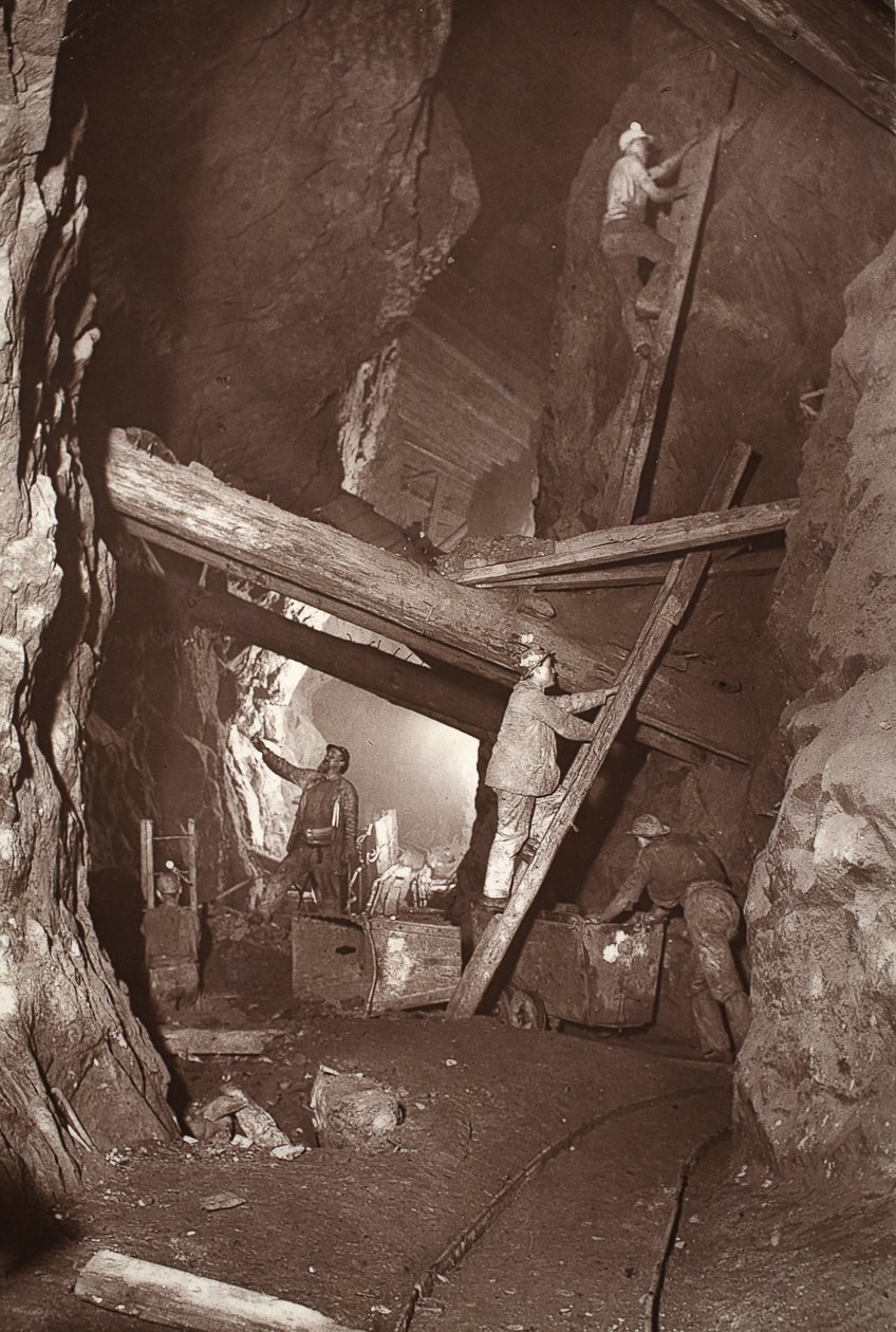 180 East Poolin kaivoksessa, kuvitus J.C. Burrowsin ja William Thomasin pubista "Mongst mines and miners tai Underground Scenes by Flash-Light". 1893 (seepiakuva) tekijältä John Charles Burrow