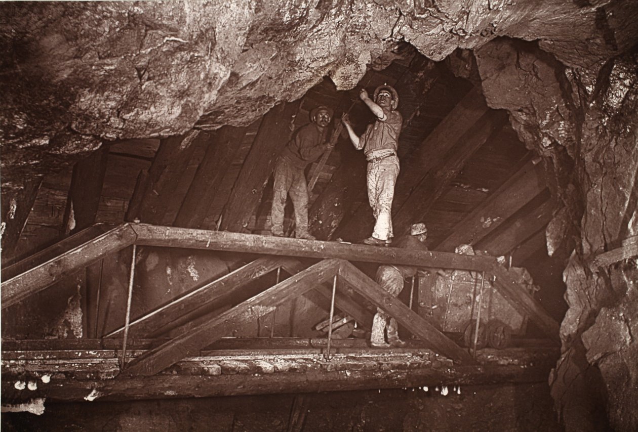 The Bridge, East Poolin kaivos, kuvitus J.C. Burrowsin ja William Thomasin teoksesta "Mongst mines and miners tai Underground Scenes by Flash-Light", pubi. 1893 (seepiakuva) tekijältä John Charles Burrow