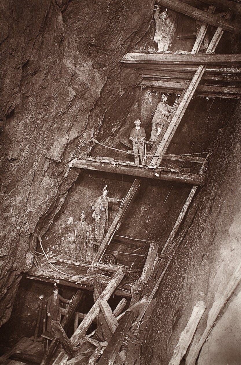 The Man Engine at Dolcoath Mine, kuvitus J.C. Burrowsin ja William Thomasin teoksesta "Mongst mines and miners tai Underground Scenes by Flash-Light", pubi. 1893 (seepiakuva) tekijältä John Charles Burrow