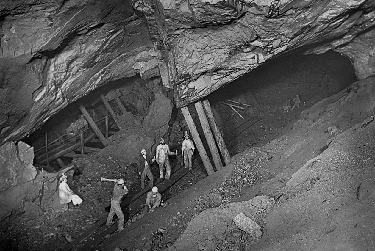 Maanalainen kaivostoiminta, Dolcoath, Cornwall tekijältä John Charles Burrow