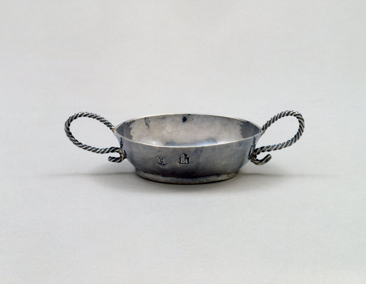 Dram cup, 1655-54 (hopea) tekijältä John Hull and Robert Sanderson John Hull and Robert Sanderson