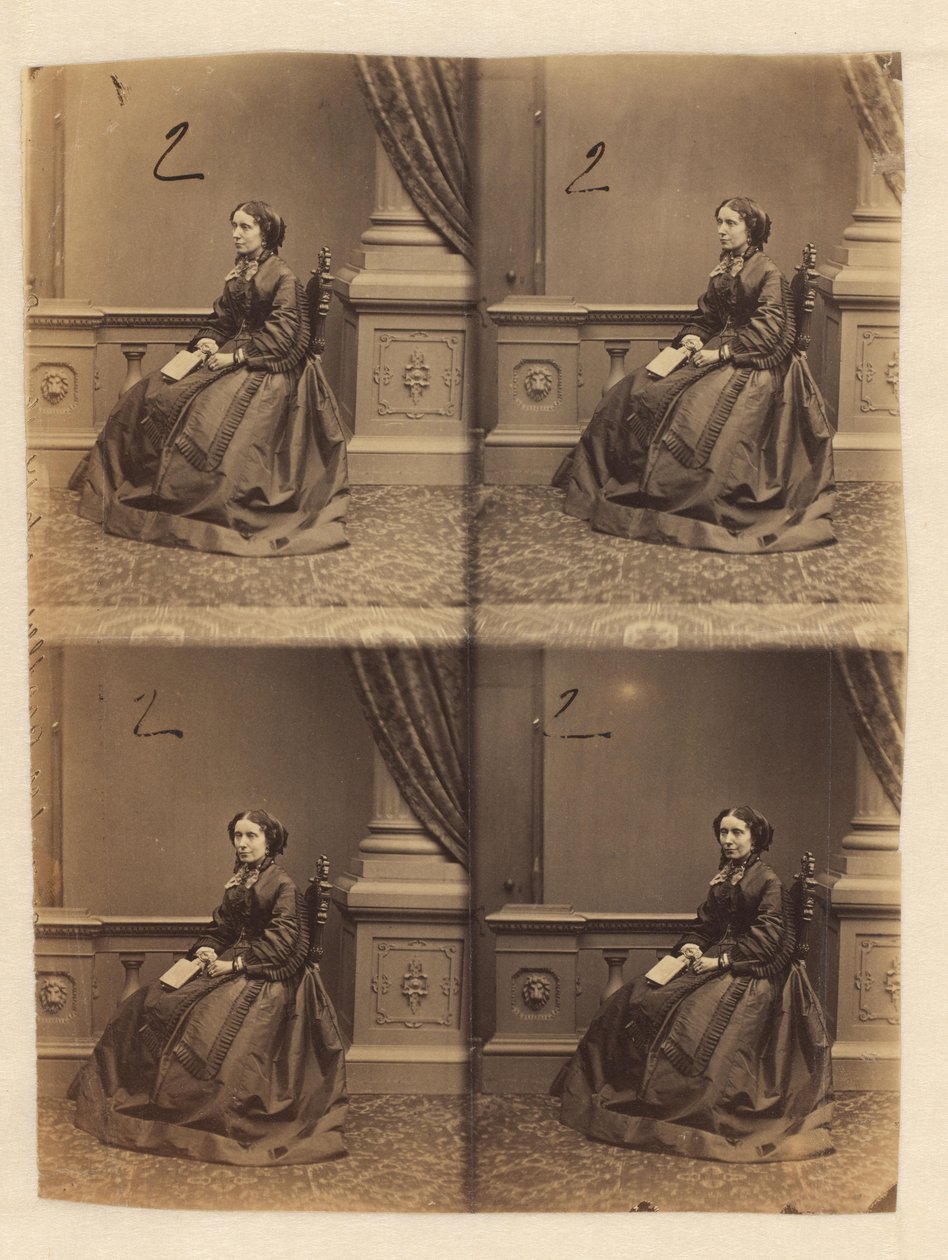 Leikkaamaton näytearkki, jossa on cartes-de-visite-muotokuvia tekijältä John Jabez Edwin Mayall