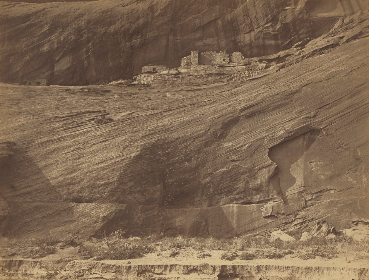 Kallioasuntojen rauniot, Canyon de Chelly,1889 (kuva) (kuva) tekijältä John K. Hillers