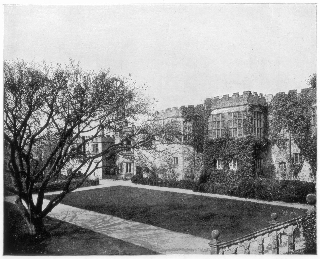 Haddon Hall lähellä Bakewellia, Derbyshire, Englanti, 1800-luvun loppu. tekijältä John L. Stoddard