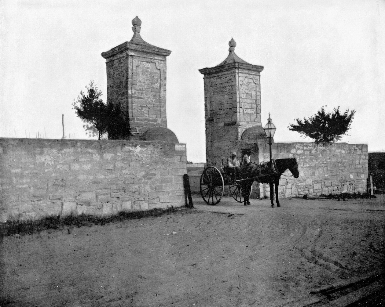 Old City Gate, St Augustine, Florida, USA, 1893. tekijältä John L. Stoddard