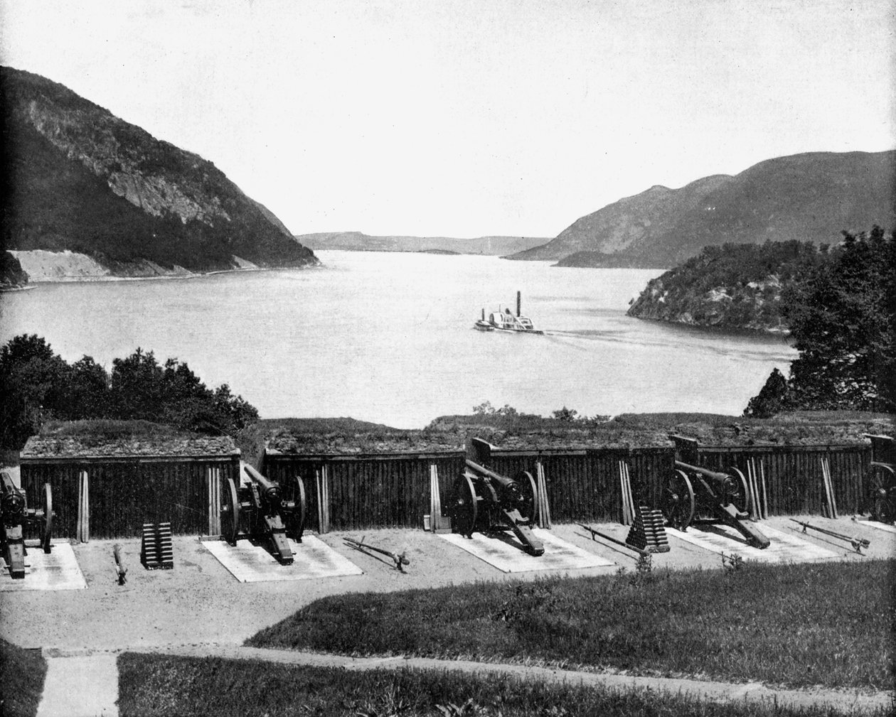 Ylös Hudson-jokea West Pointista, New Yorkista, USA:sta, 1893. tekijältä John L. Stoddard