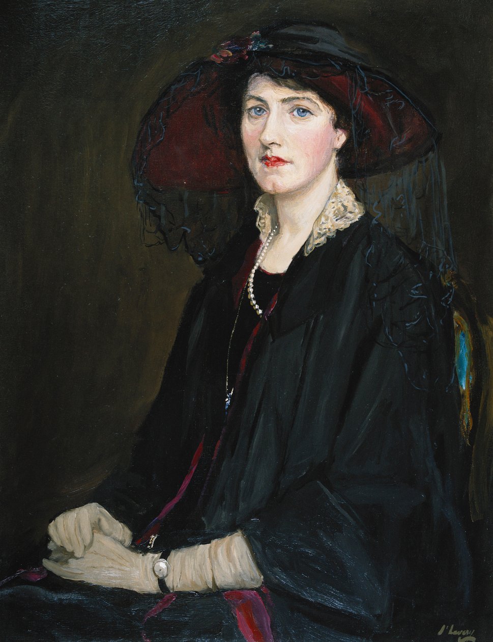 Lady Raeburnin muotokuva, istuen puolipitkä, pitsikaulustakissa, helmikaulakorussa ja mustassa hatussa tekijältä John Lavery