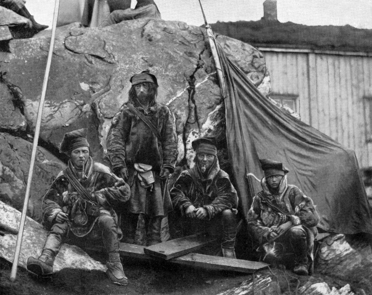 Lappalaisten ryhmä Norjassa, kuva c. 1890 (m/w valokuva) tekijältä John Lawson Stoddard